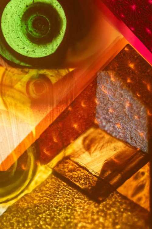 آرتچارت | خورشید هرگز غروب نمی کند از ندا سعیدی