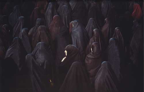 آرتچارت | Untitled (from the Rapture series) از شیرین نشاط