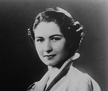 آرتچارت | آثار هنری هنرمند ملکه فريدة (صافيناز ذو الفقار)