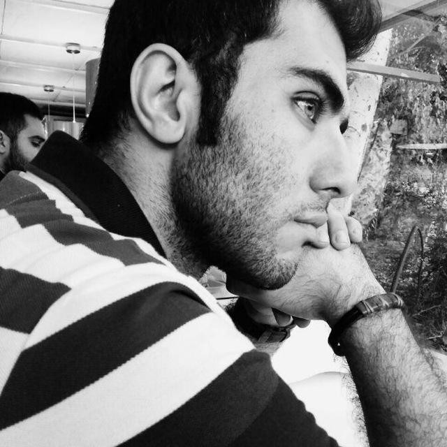 ArtChart | Artworks by Artist Ahmad Moradi